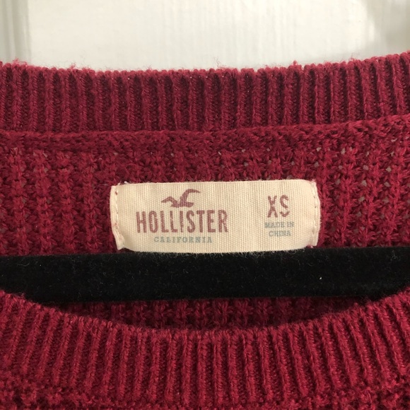 SOLD Hollister sweater - Picture 4 of 4